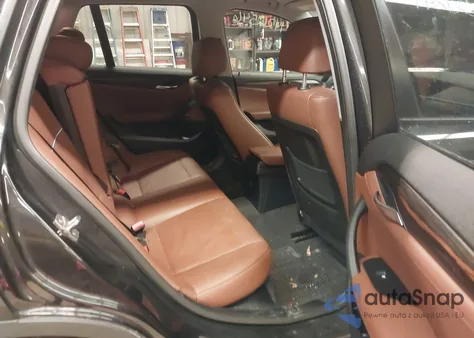 2015 BMW X1 xDrive28I z USA, uszkodzony, nr VIN WBAVL1C5XFVY28480